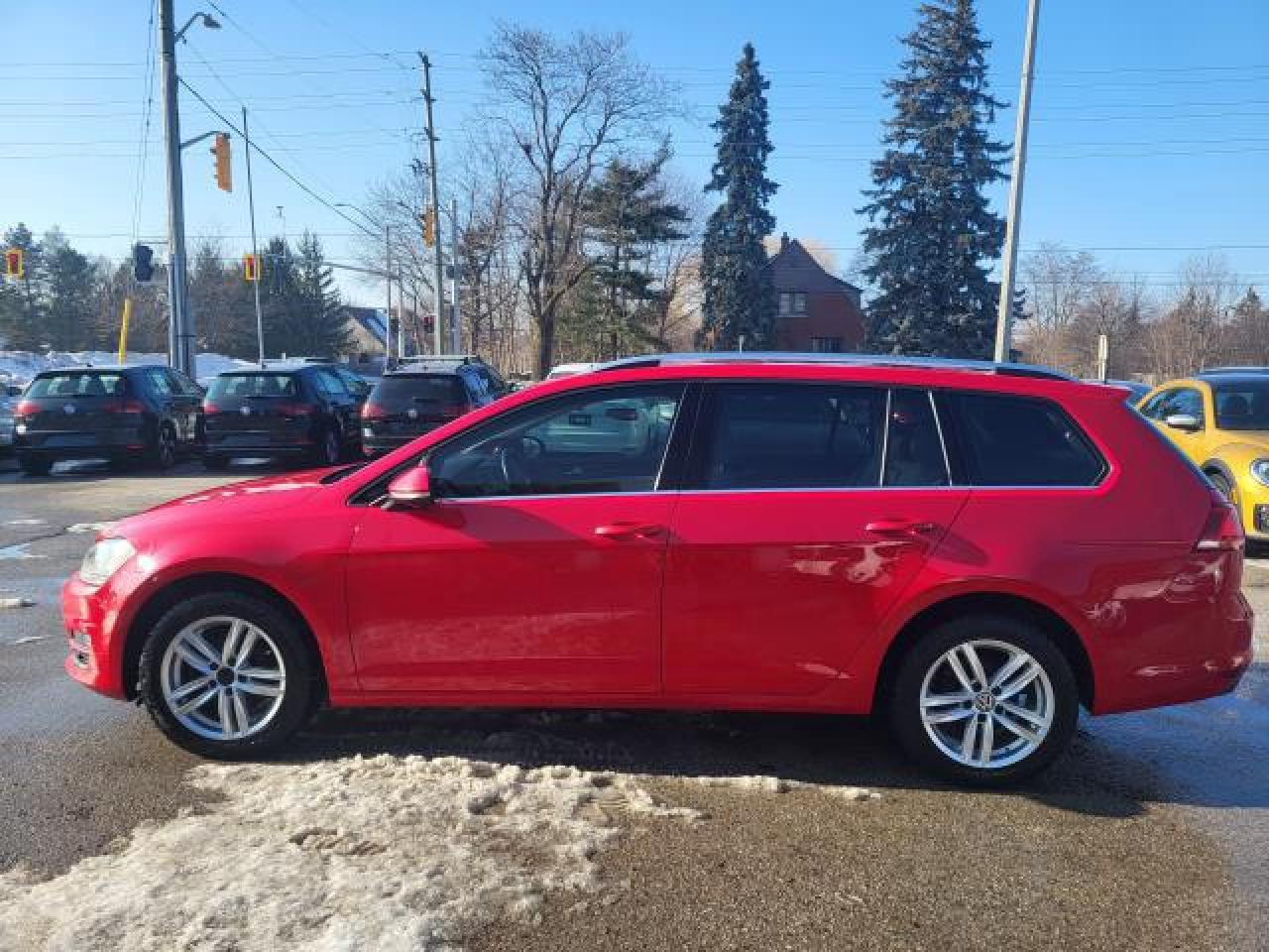 2015 Volkswagen Golf SPORTWAGEN TDI Photo