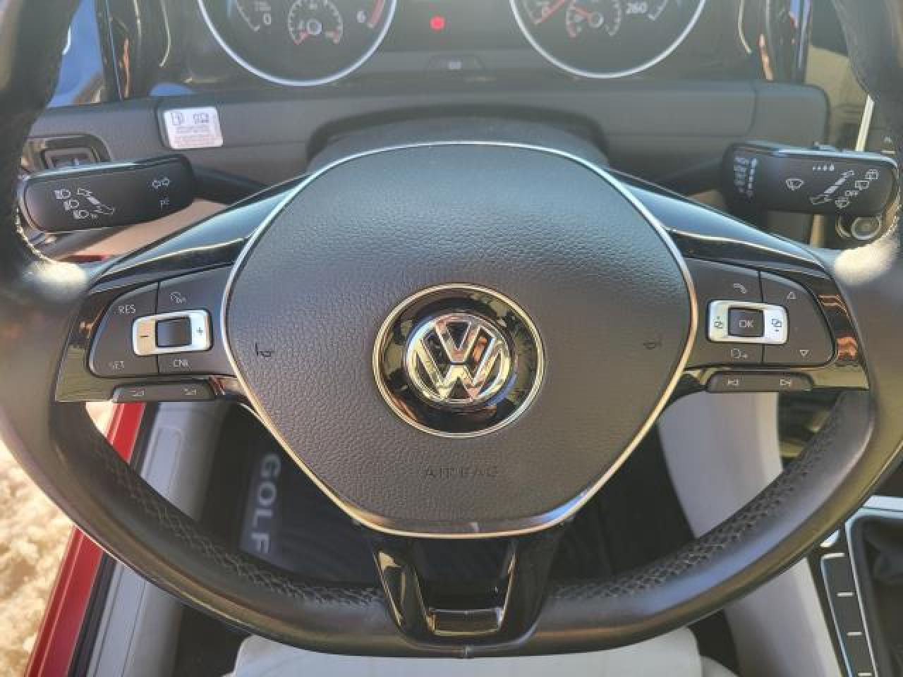 2015 Volkswagen Golf SPORTWAGEN TDI Photo