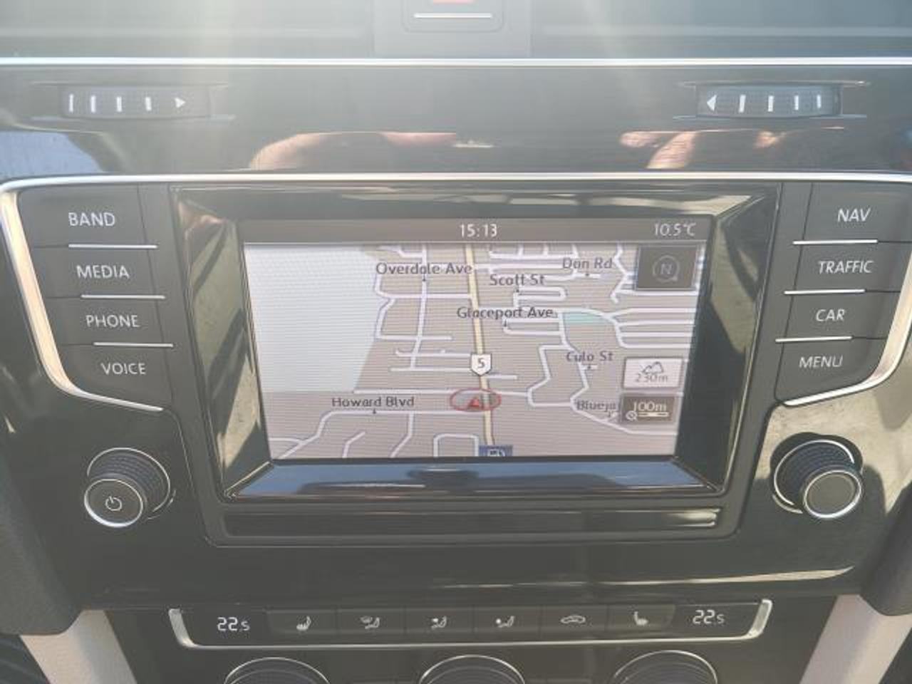 2015 Volkswagen Golf Sportwagen HIGHLINE TDI Photo