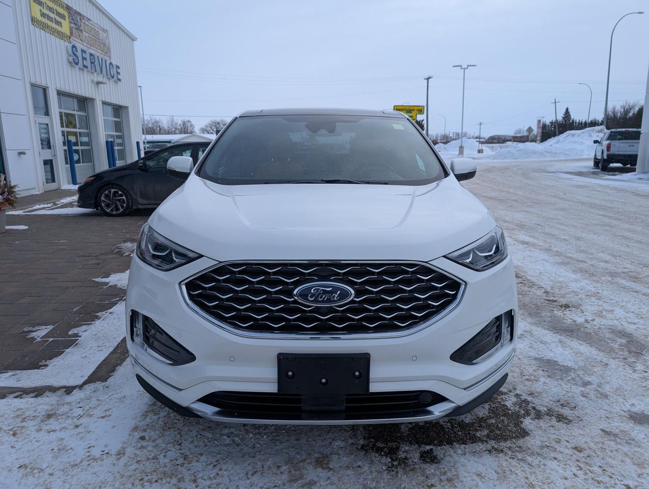 2024 Ford Edge Titanium Photo2