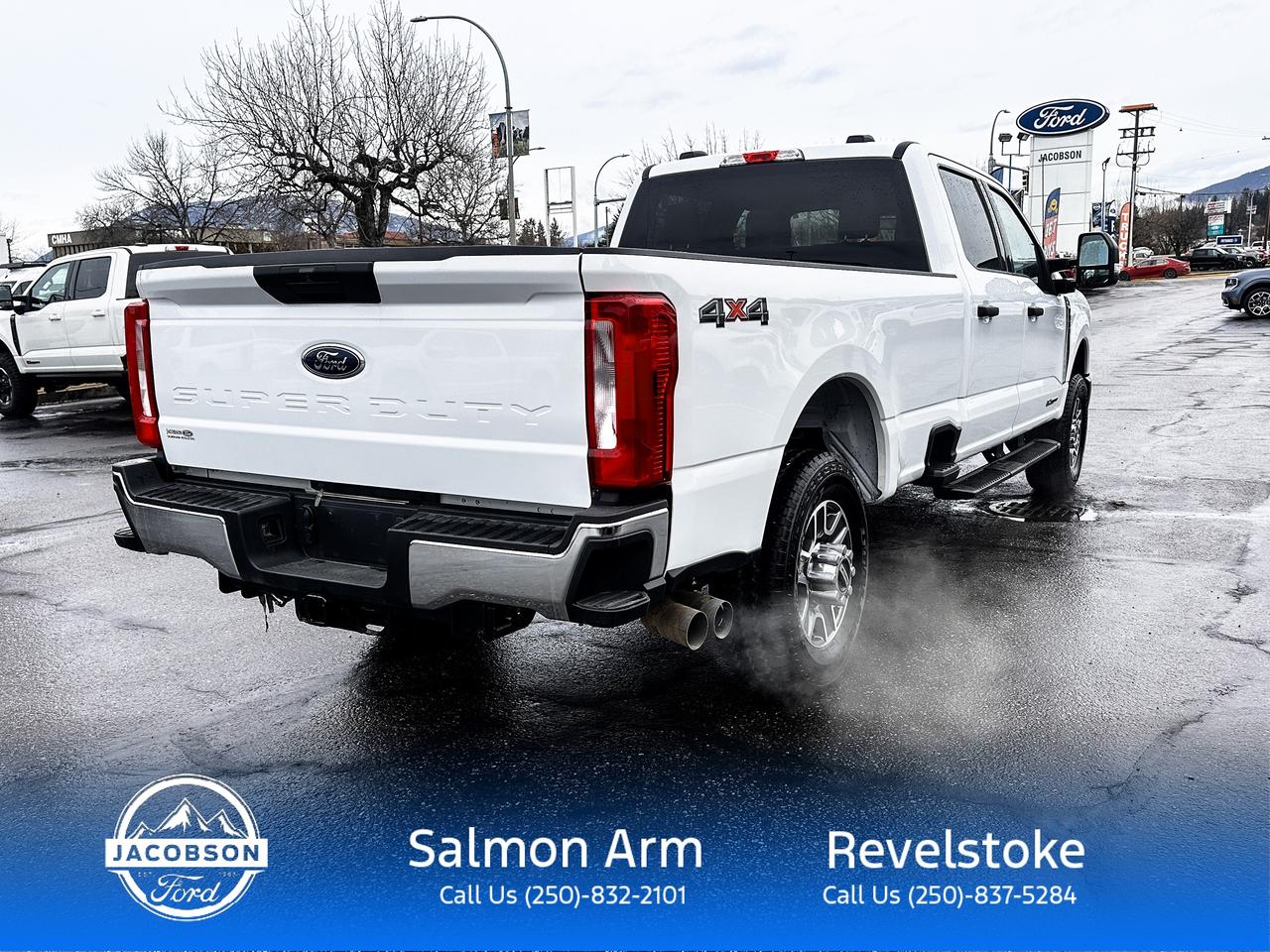 2023 Ford F-350 Super Duty SRW XLT Photo4