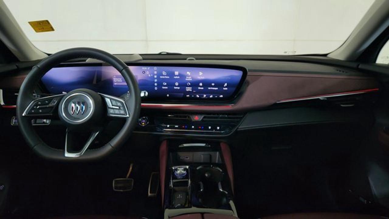 13608077