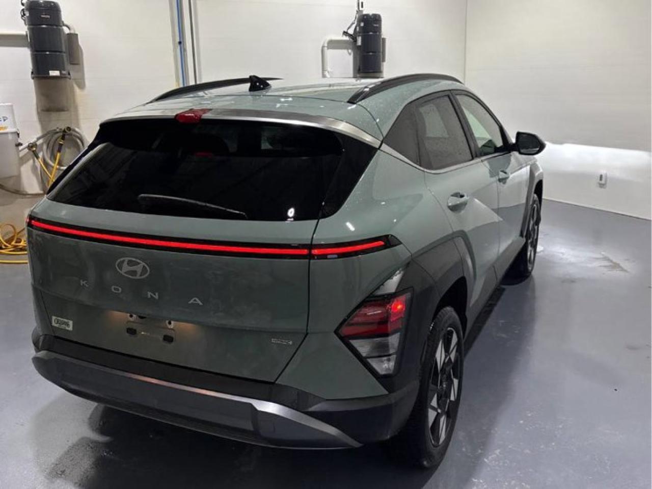 2024 Hyundai KONA Preferred AWD | Trend Pkg | Leather | Sunroof | Heated Wheel + Seats | Adaptive Cruise | and More ! Photo