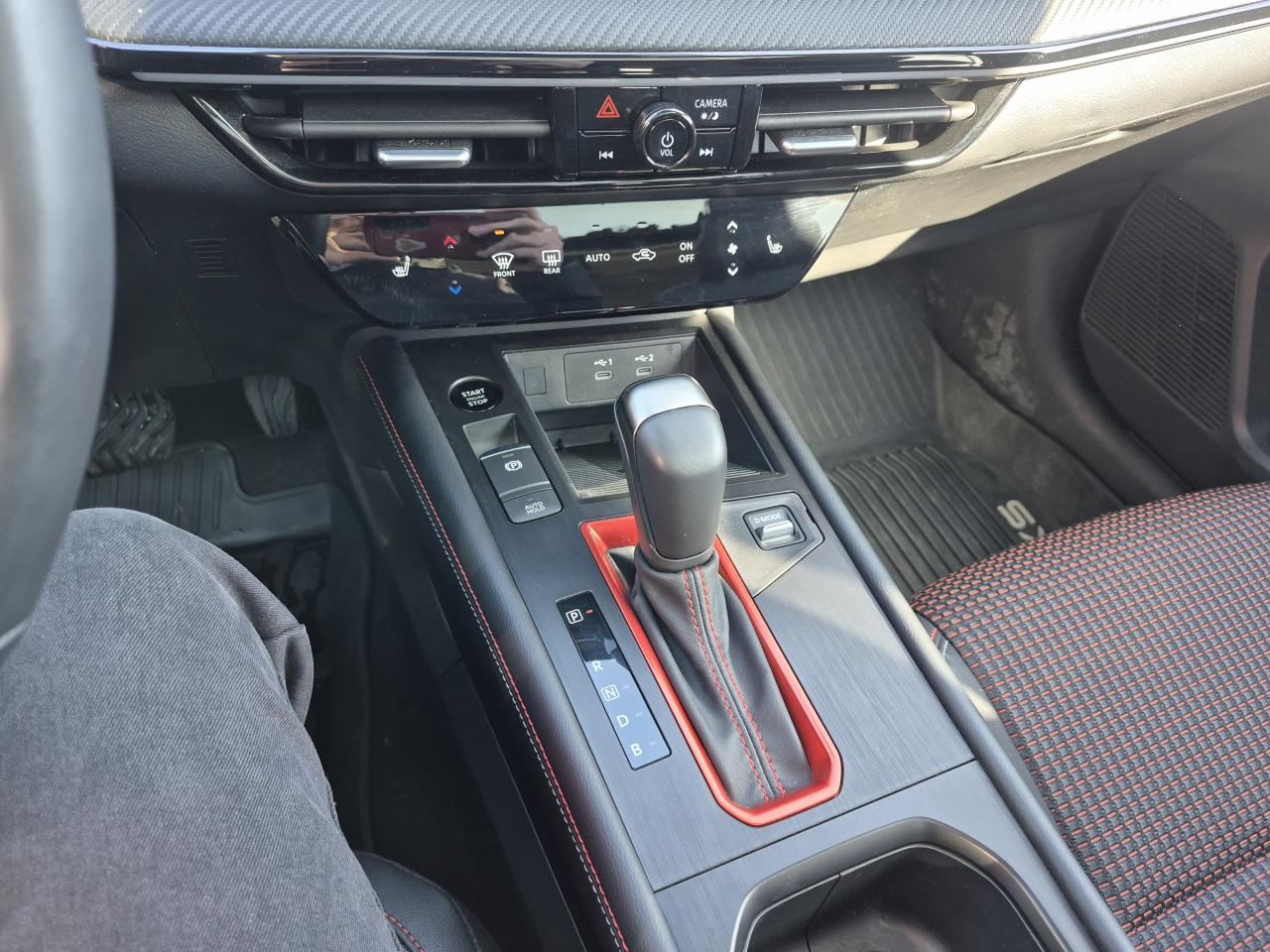 2025 Nissan Kicks SR PREMIUM Photo11