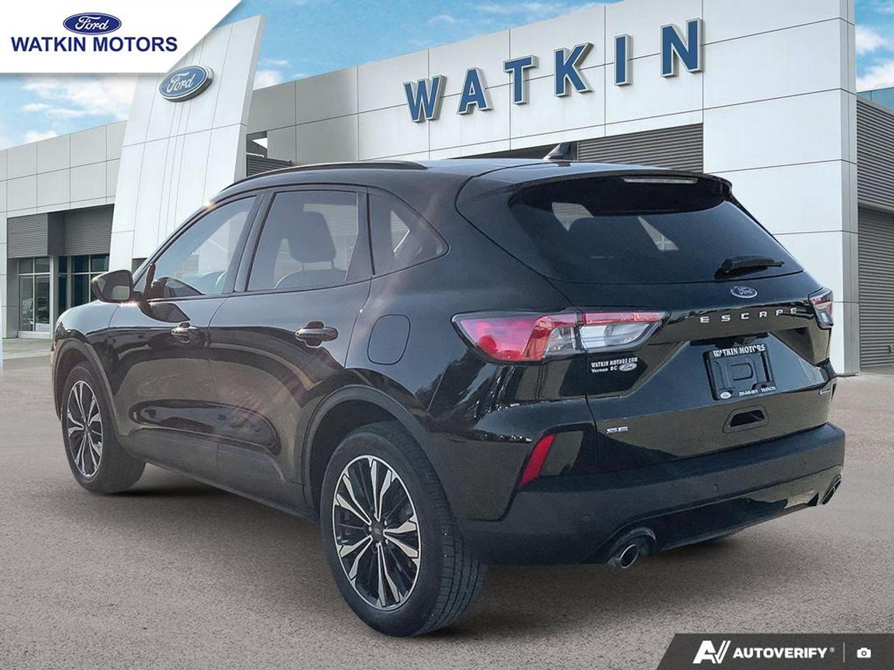 2022 Ford Escape SE Hybrid AWD Photo2