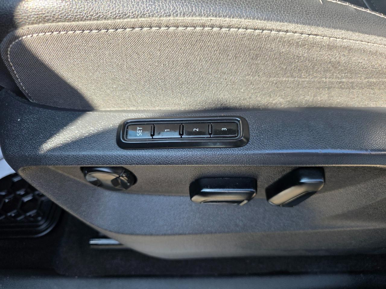 2019 Volkswagen Atlas 3.6 FSI Execline 7 Passenger | Accident Free | Loaded Photo