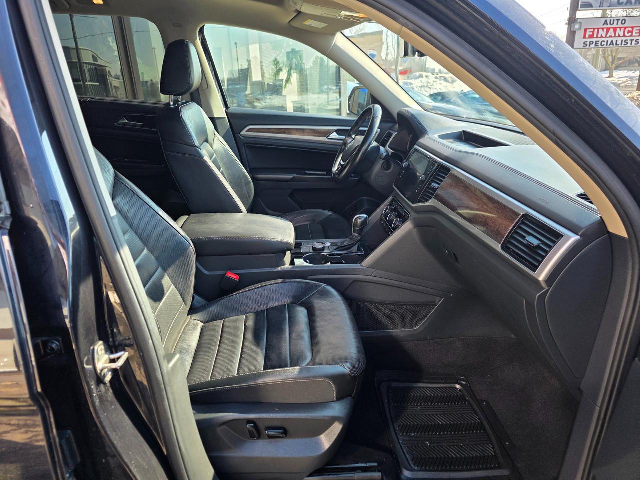 2019 Volkswagen Atlas 3.6 FSI Execline 7 Passenger | Accident Free | Loaded Photo