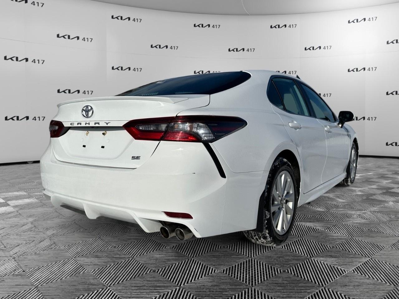 2023 Toyota Camry SE Auto Photo4