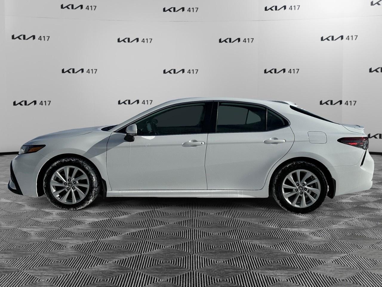2023 Toyota Camry SE Auto Photo