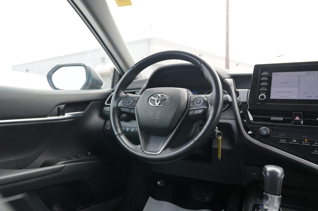 2023 Toyota Camry SE Auto Photo