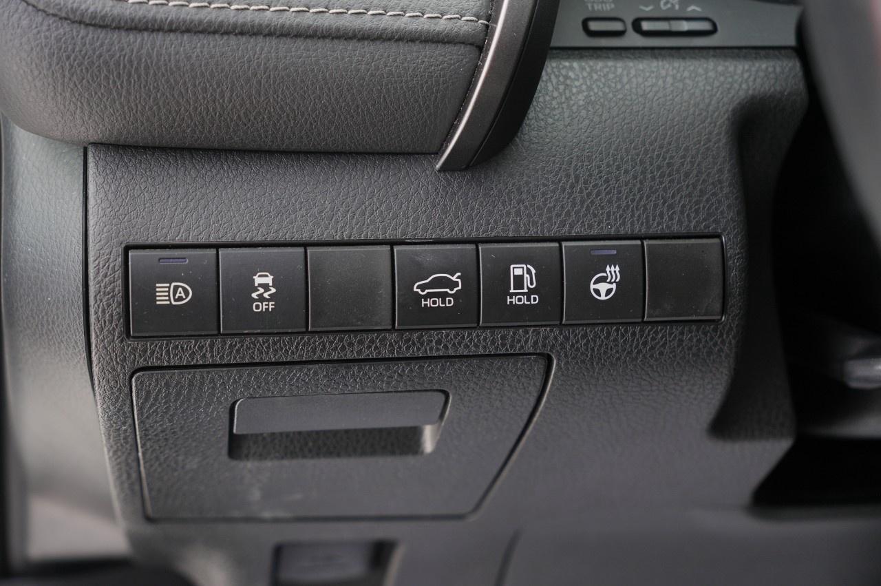 2023 Toyota Camry SE Auto Photo