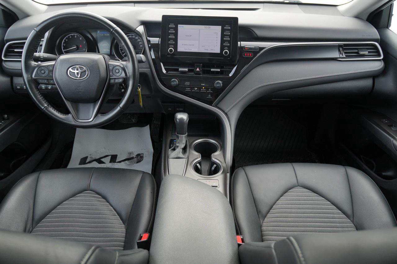 2023 Toyota Camry SE Auto Photo