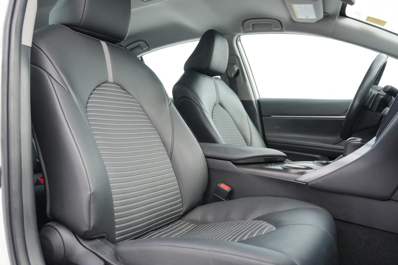 2023 Toyota Camry SE Auto Photo