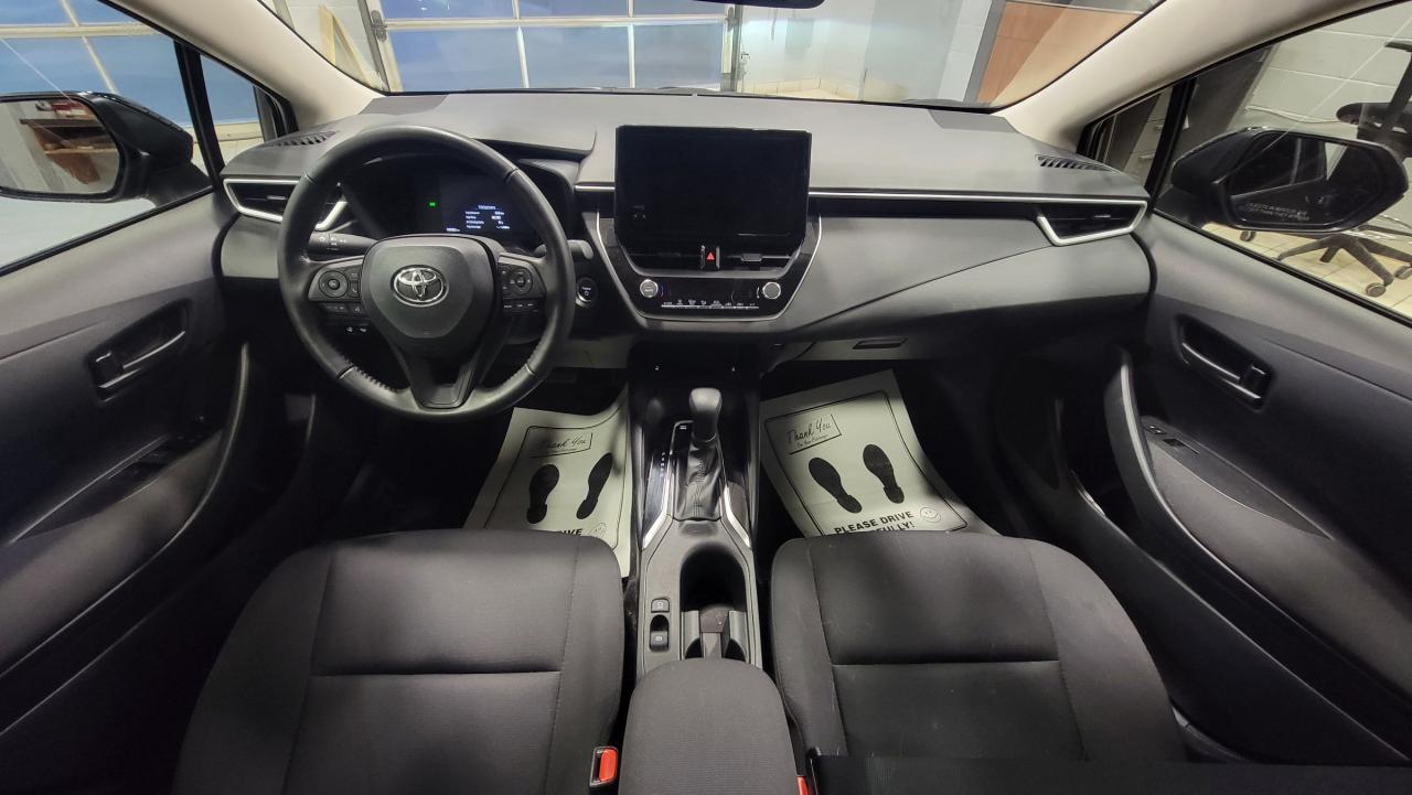 2023 Toyota Corolla Hybrid LE Photo