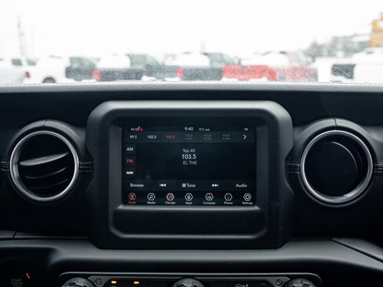 2018 Jeep Wrangler Unlimited Sahara Photo