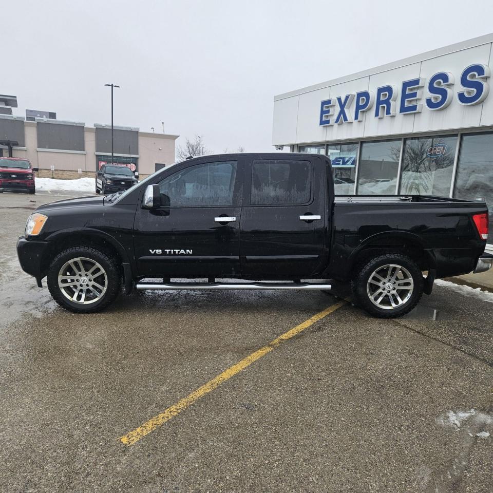 2014 Nissan Titan CREW CAB, SL, LEATHER, MOONROOF, AS TRADED Photo1