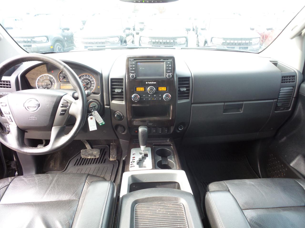 2014 Nissan Titan CREW CAB, SL, LEATHER, MOONROOF, AS TRADED Photo