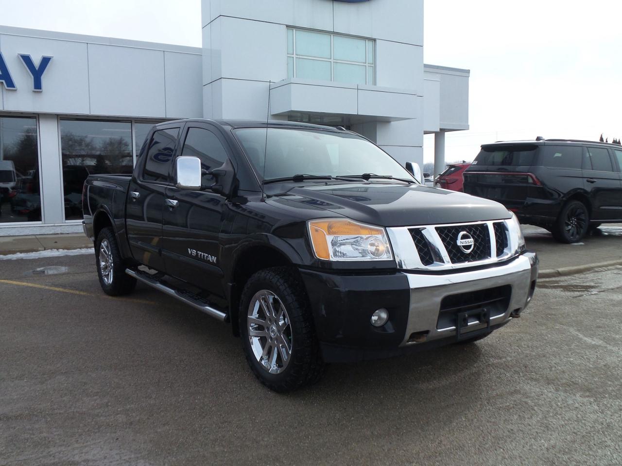 2014 Nissan Titan CREW CAB, SL, LEATHER, MOONROOF, AS TRADED Photo2