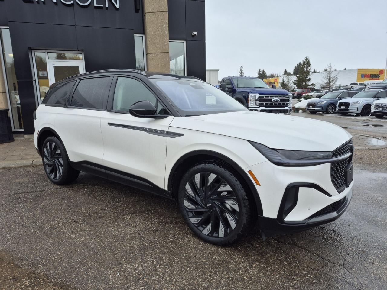 2026 Lincoln Nautilus RESERVE AWD, JET BLACK APPEARANCE, PHONE AS KEY Photo2