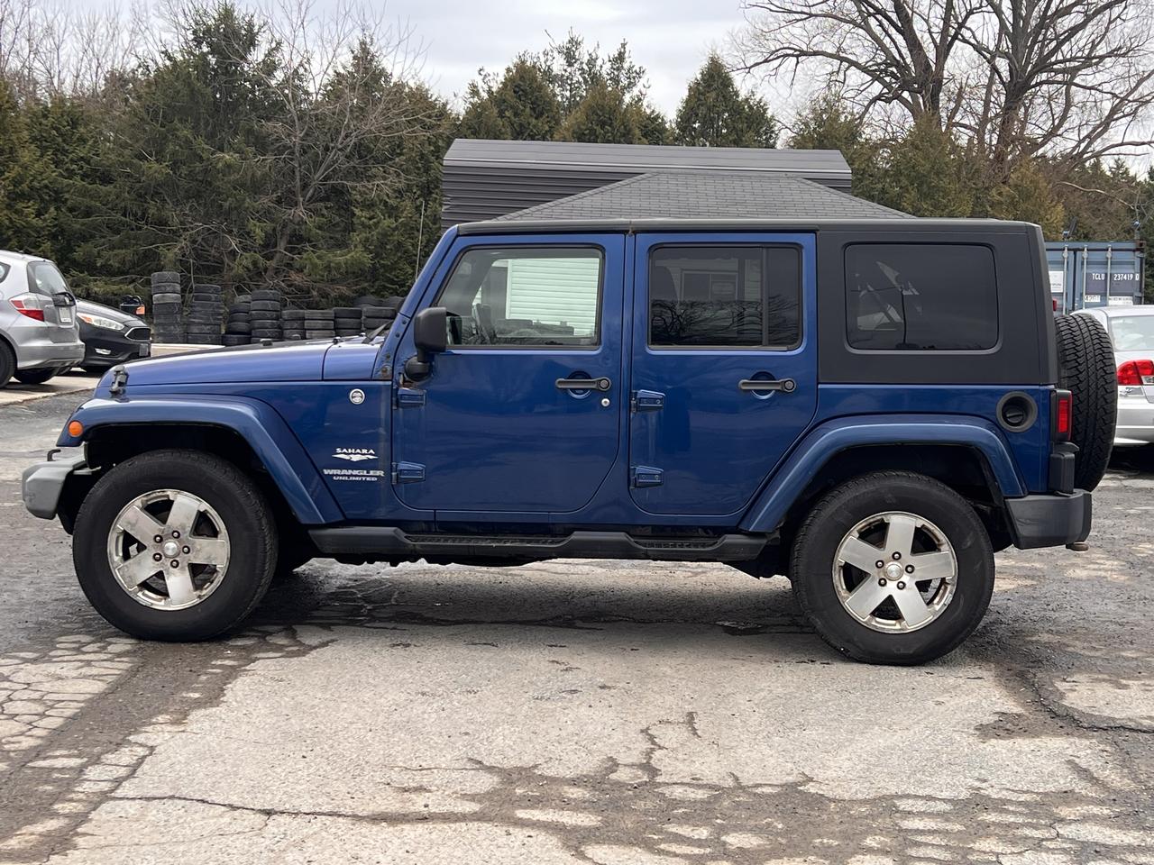 2009 Jeep Wrangler Sahara Photo