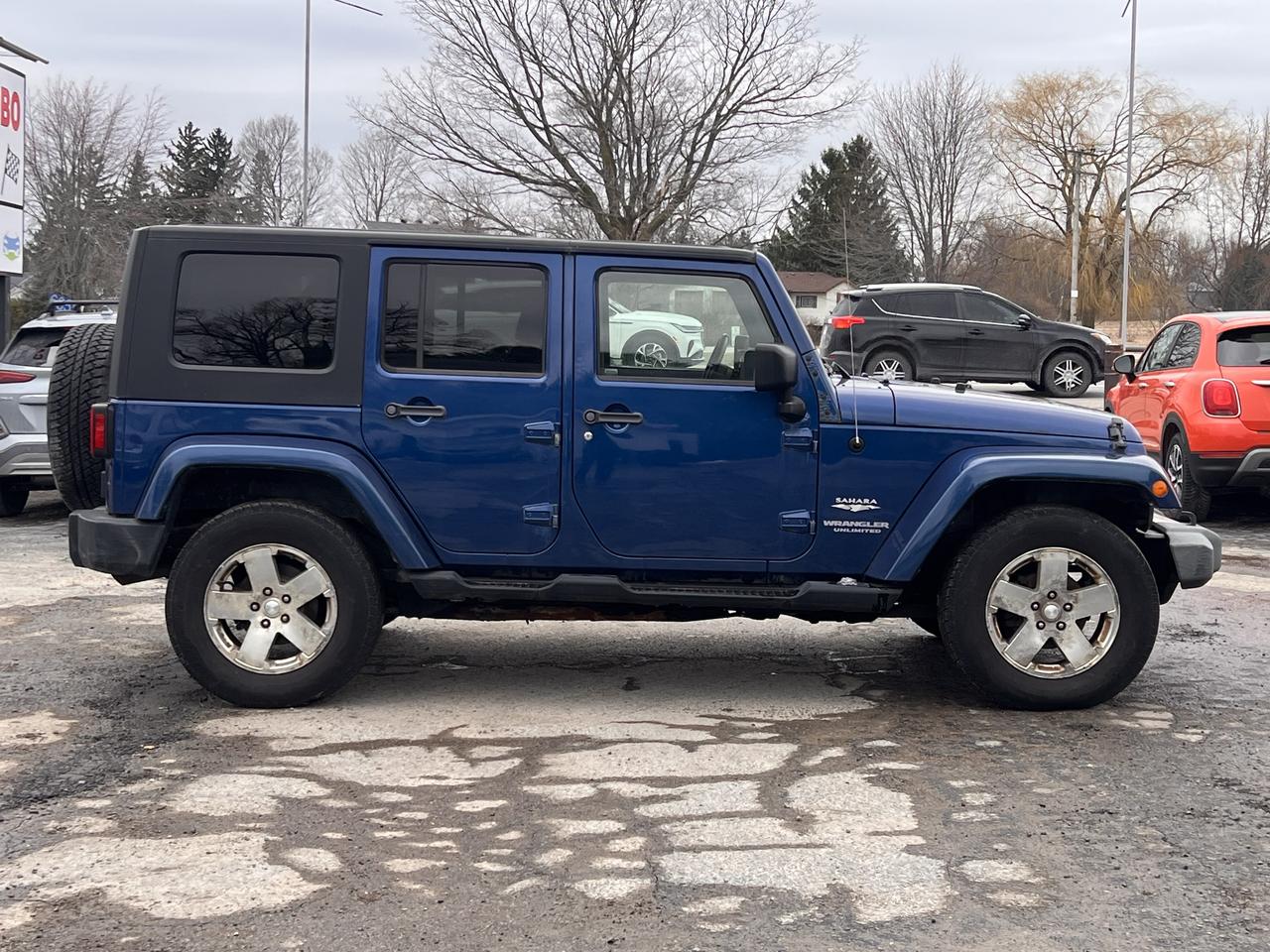 2009 Jeep Wrangler Sahara Photo