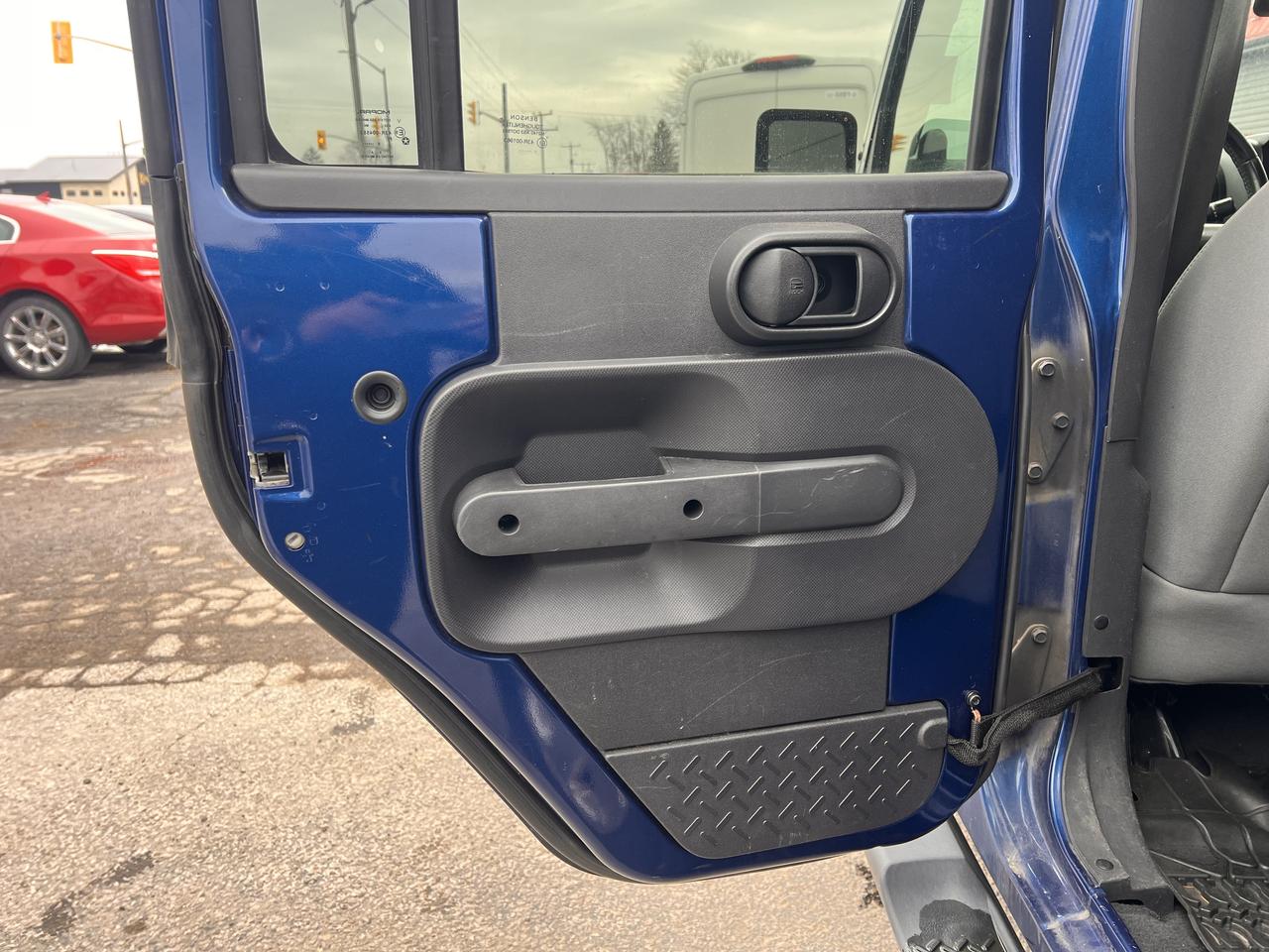 2009 Jeep Wrangler Sahara Photo