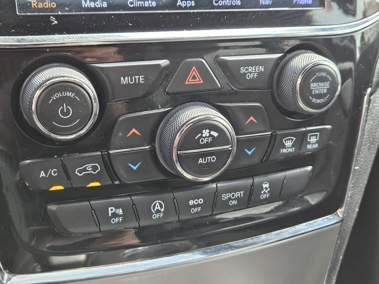 2019 Jeep Grand Cherokee ALTITUDE 4X4 Photo