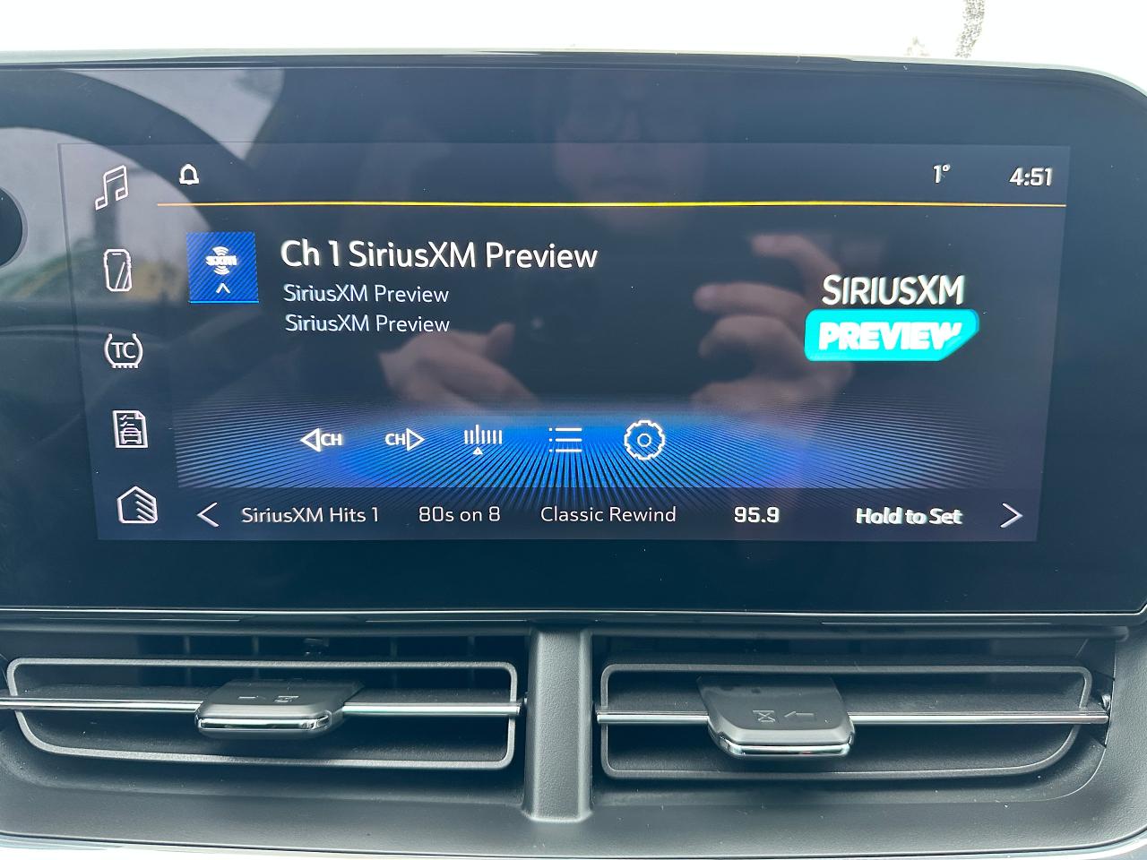 2024 Chevrolet Trax 2RS HTD-LTHR Sunroof DriverAssist XM CarPlay RvCam Photo