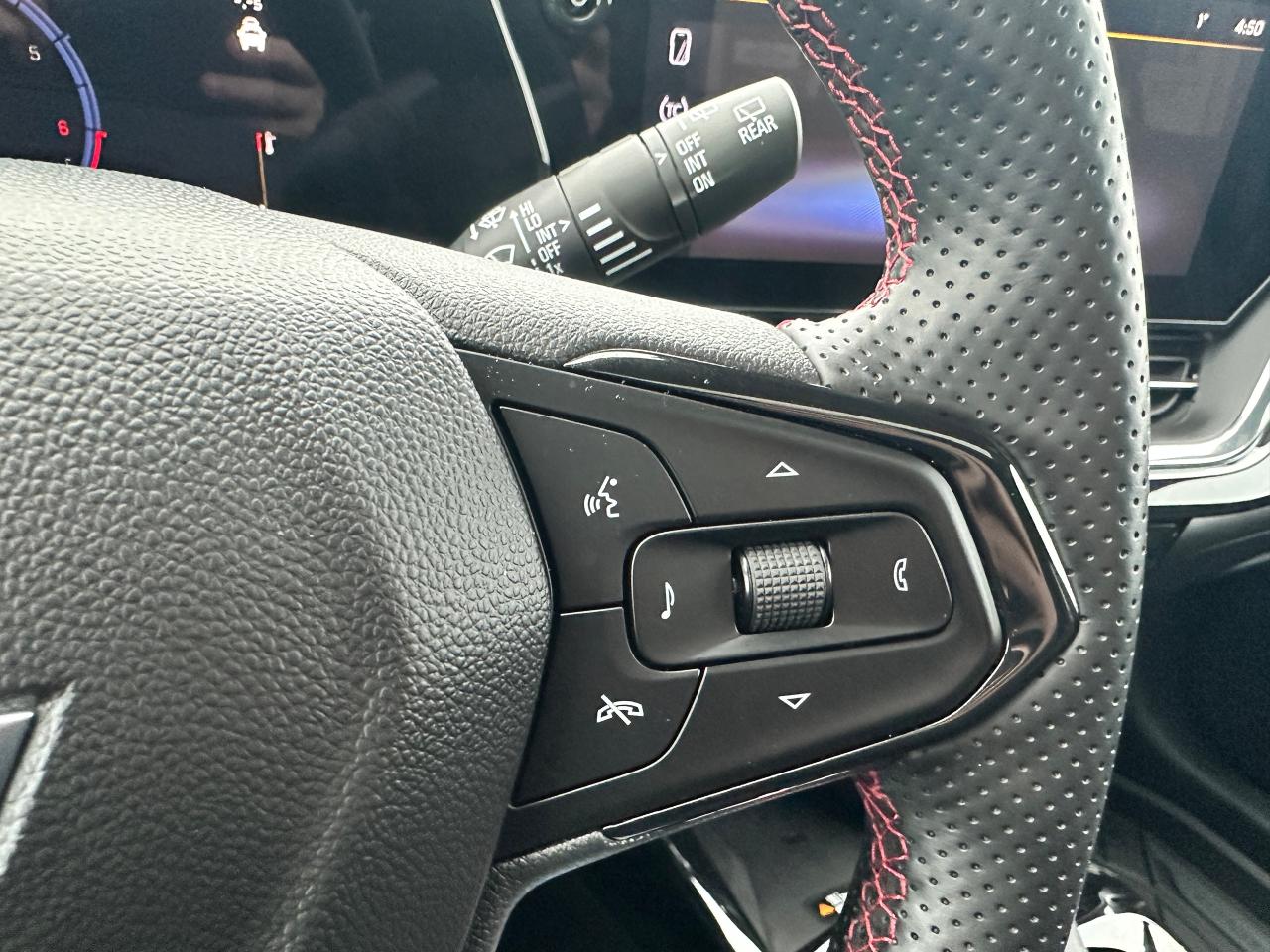 2024 Chevrolet Trax 2RS HTD-LTHR Sunroof DriverAssist XM CarPlay RvCam Photo