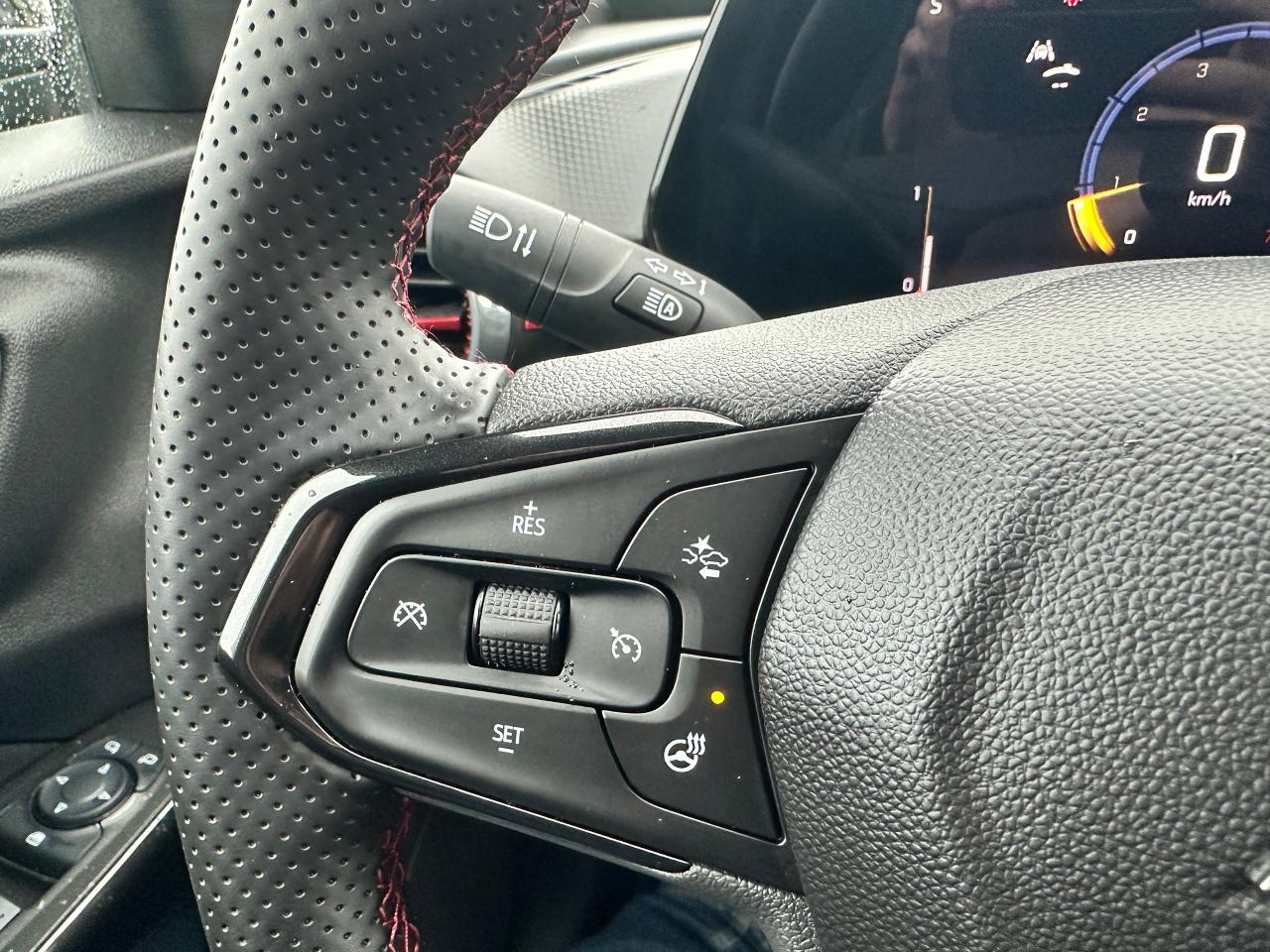 2024 Chevrolet Trax 2RS HTD-LTHR Sunroof DriverAssist XM CarPlay RvCam Photo