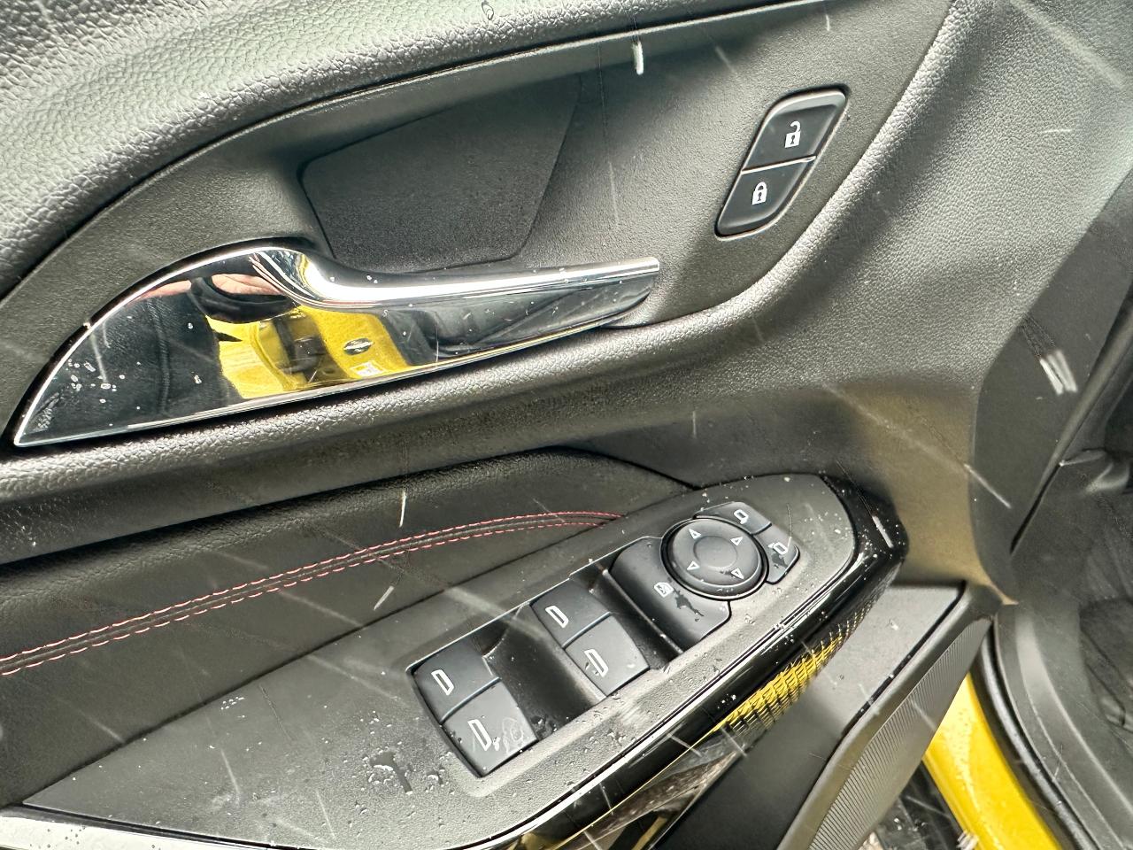 2024 Chevrolet Trax 2RS HTD-LTHR Sunroof DriverAssist XM CarPlay RvCam Photo