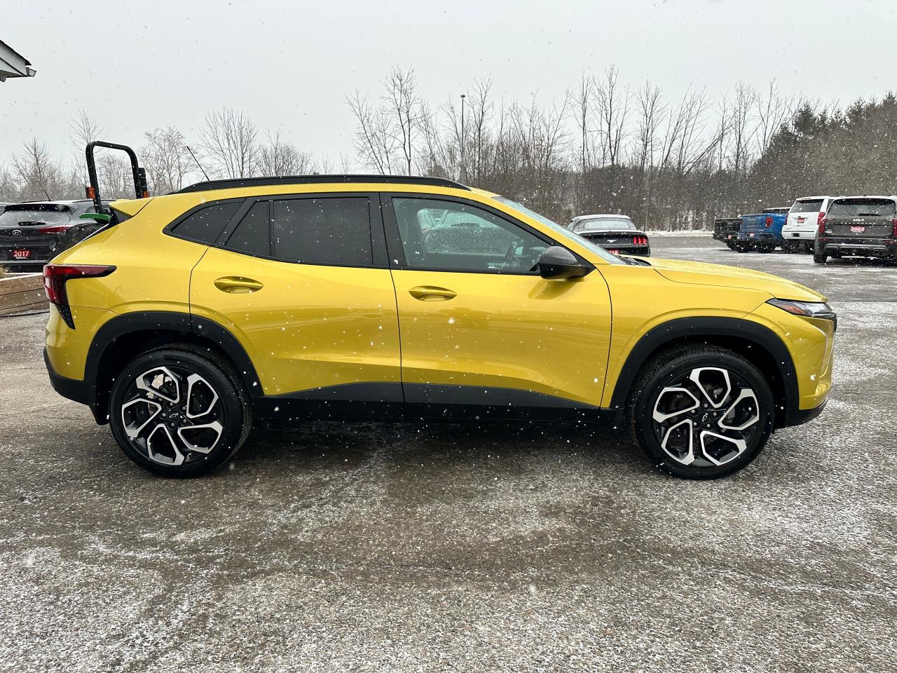 2024 Chevrolet Trax 2RS HTD-LTHR Sunroof DriverAssist XM CarPlay RvCam Photo