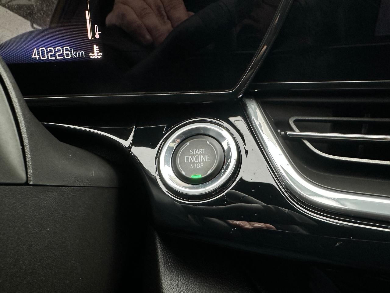 2024 Chevrolet Trax 2RS HTD-LTHR Sunroof DriverAssist XM CarPlay RvCam Photo