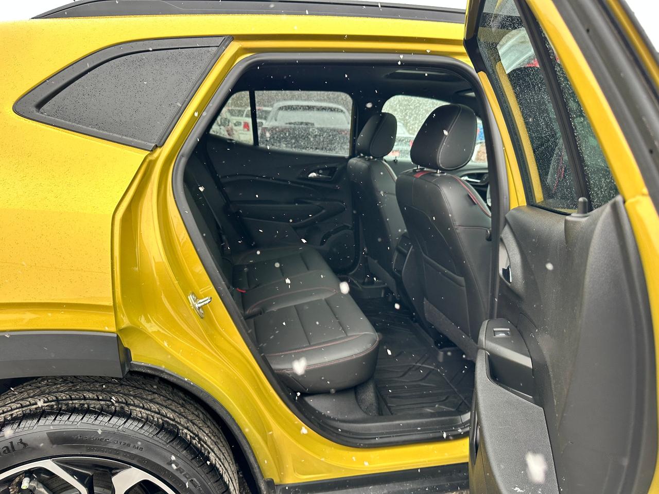 2024 Chevrolet Trax 2RS HTD-LTHR Sunroof DriverAssist XM CarPlay RvCam Photo