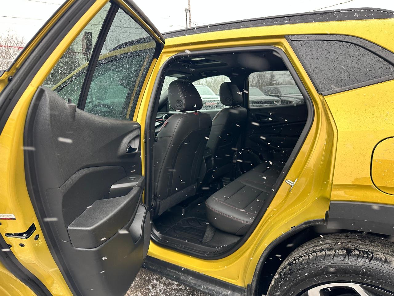 2024 Chevrolet Trax 2RS HTD-LTHR Sunroof DriverAssist XM CarPlay RvCam Photo