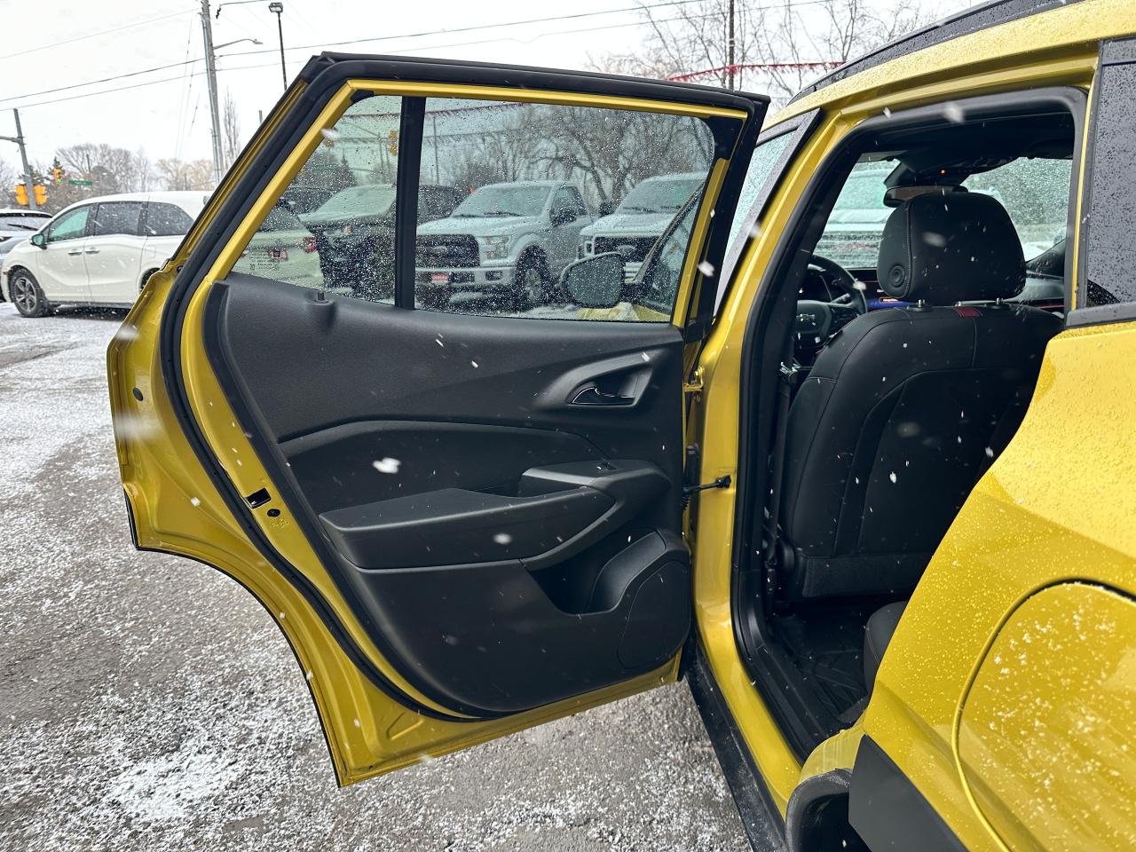 2024 Chevrolet Trax 2RS HTD-LTHR Sunroof DriverAssist XM CarPlay RvCam Photo