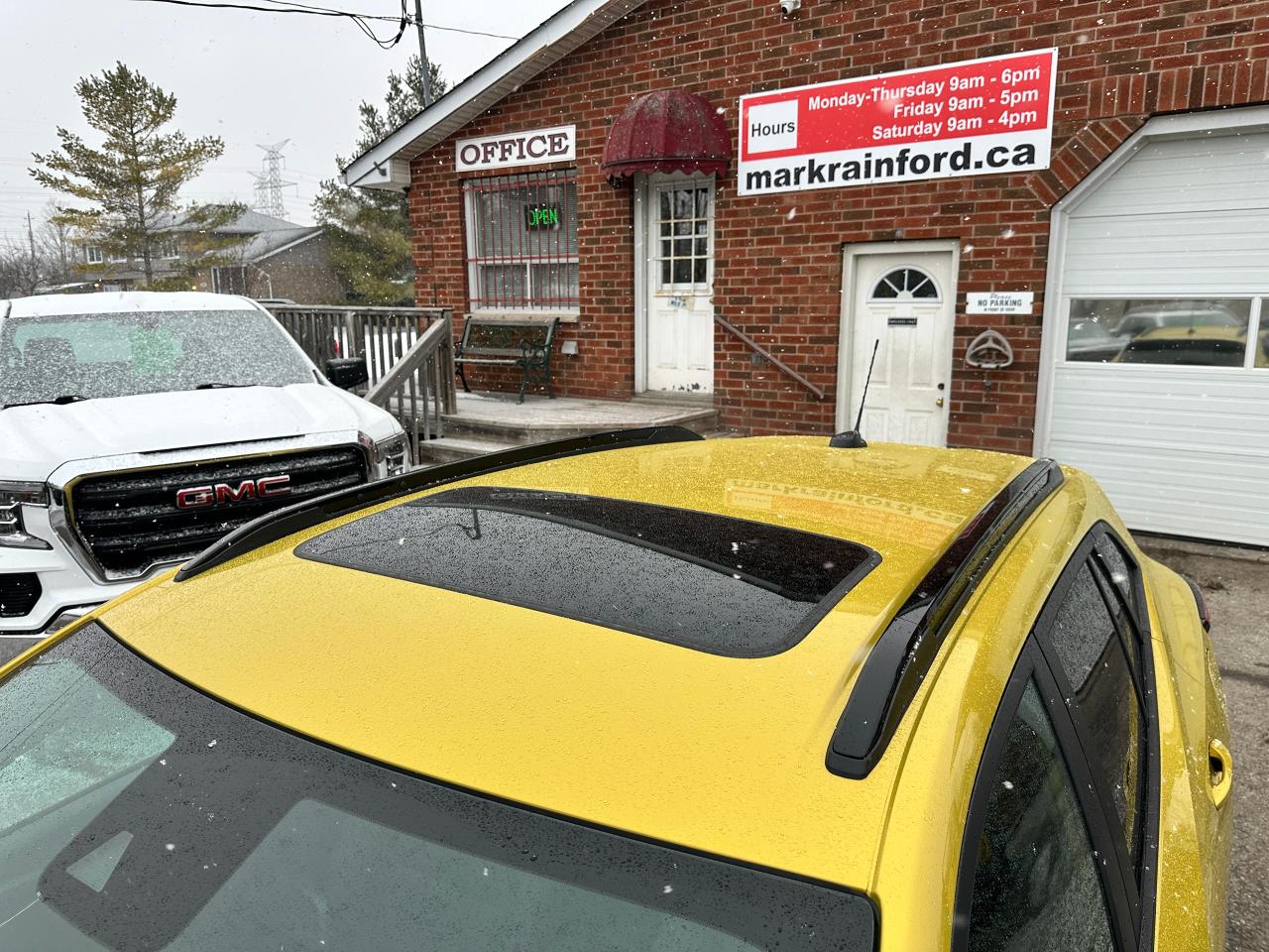 2024 Chevrolet Trax 2RS HTD-LTHR Sunroof DriverAssist XM CarPlay RvCam Photo