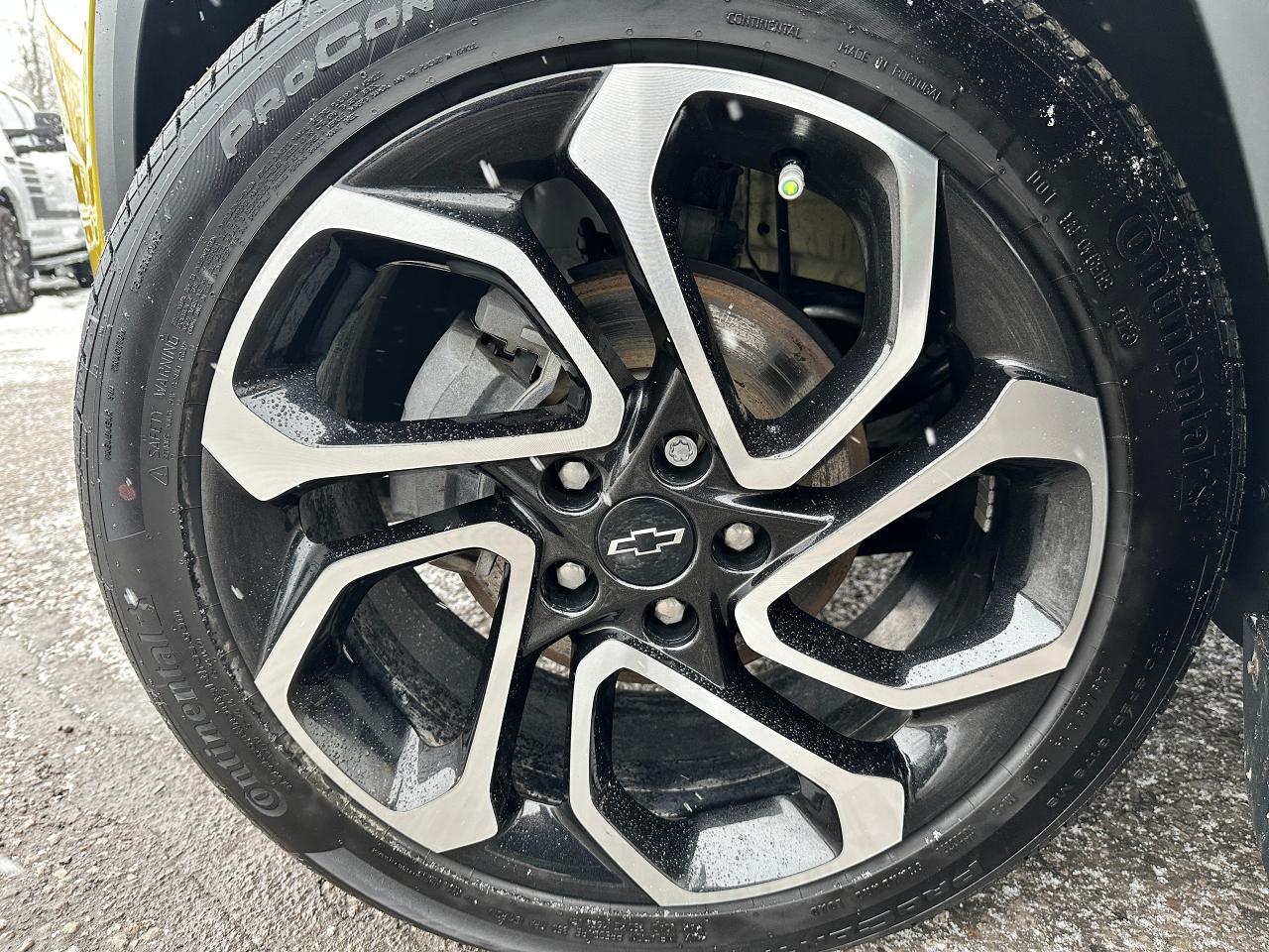 2024 Chevrolet Trax 2RS HTD-LTHR Sunroof DriverAssist XM CarPlay RvCam Photo