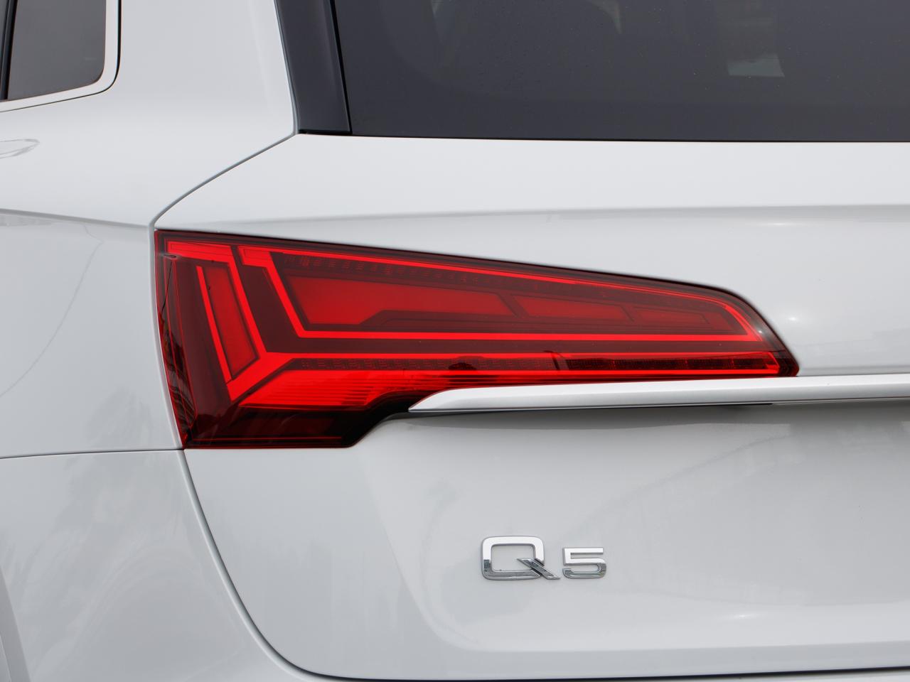 2023 Audi Q5 Komfort| CLEAN CARFAX| NO ACCIDENTS | Photo