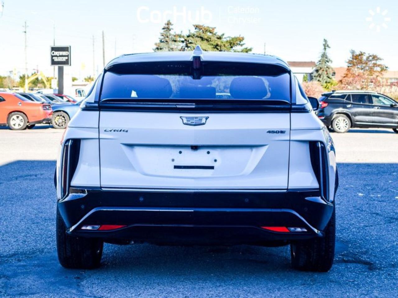 2024 Cadillac LYRIQ Tech 33"Display Glass Roof w/Power Shade Blind Spot R-Start Photo