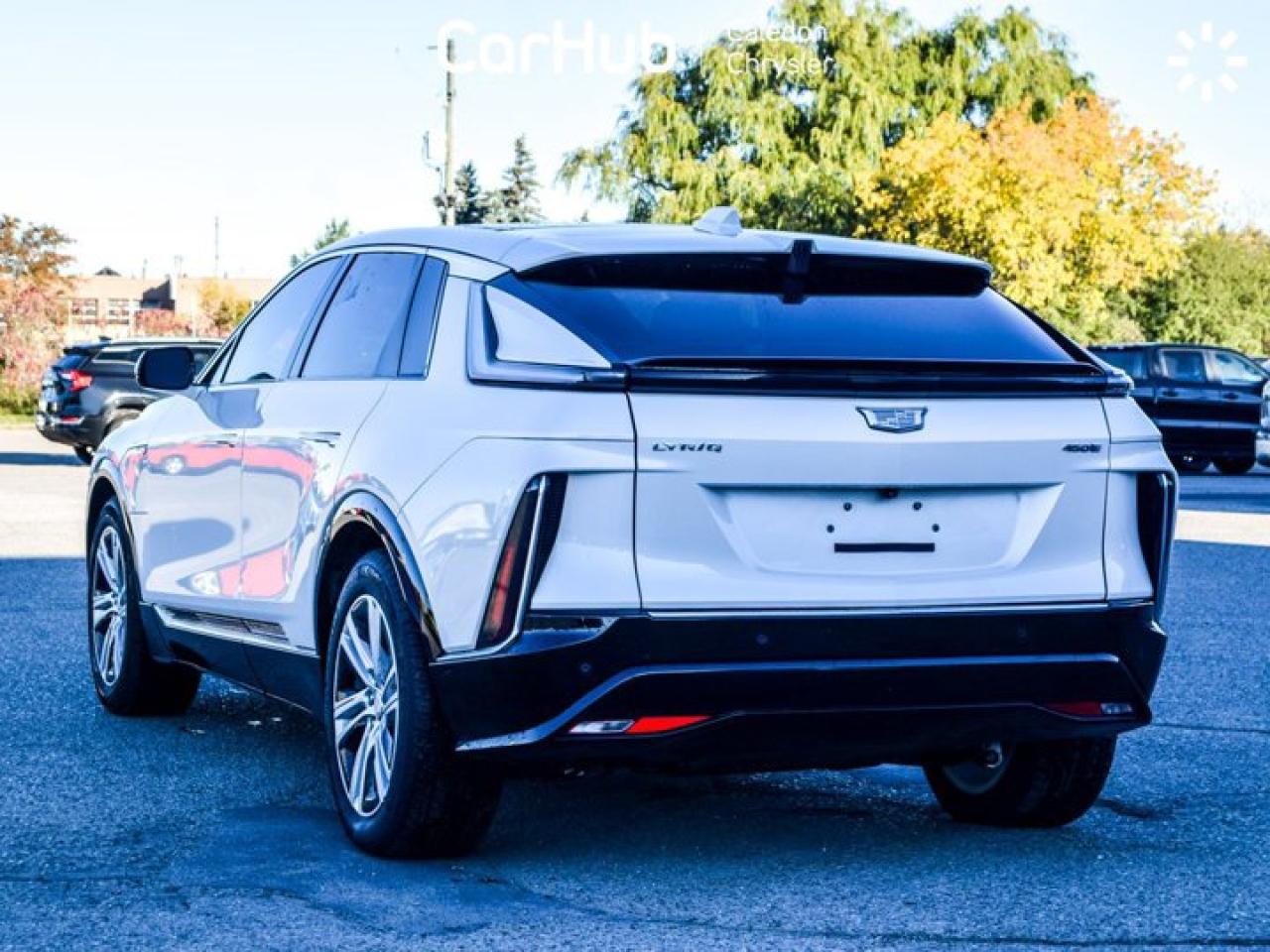 2024 Cadillac LYRIQ Tech 33"Display Glass Roof w/Power Shade Blind Spot R-Start Photo