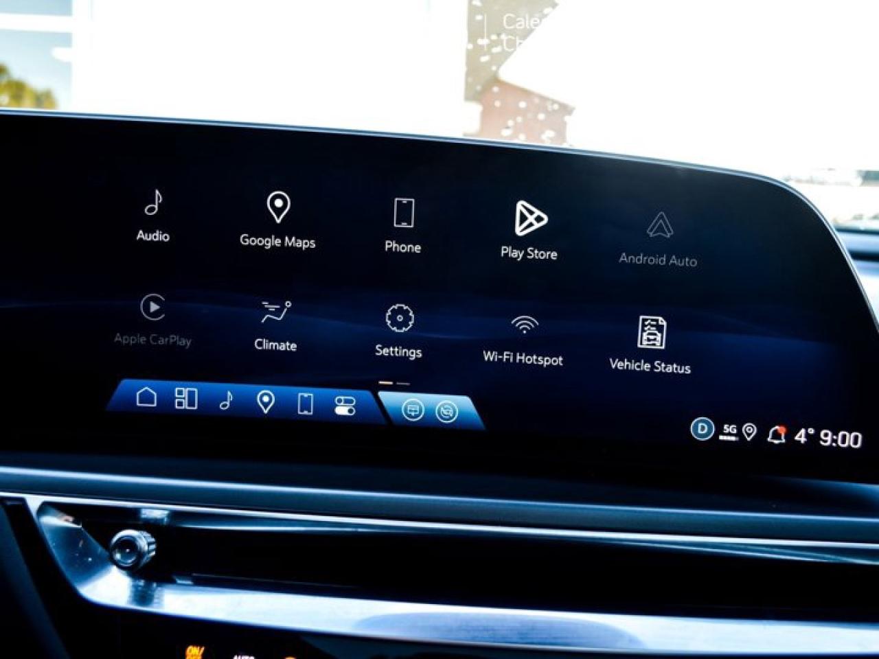 2024 Cadillac LYRIQ Tech 33"Display Glass Roof w/Power Shade Blind Spot R-Start Photo