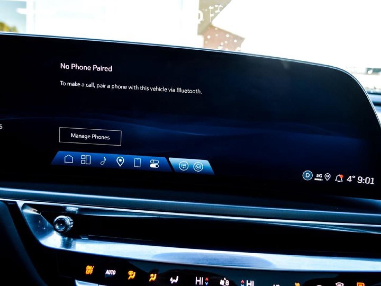 2024 Cadillac LYRIQ Tech 33"Display Glass Roof w/Power Shade Blind Spot R-Start Photo