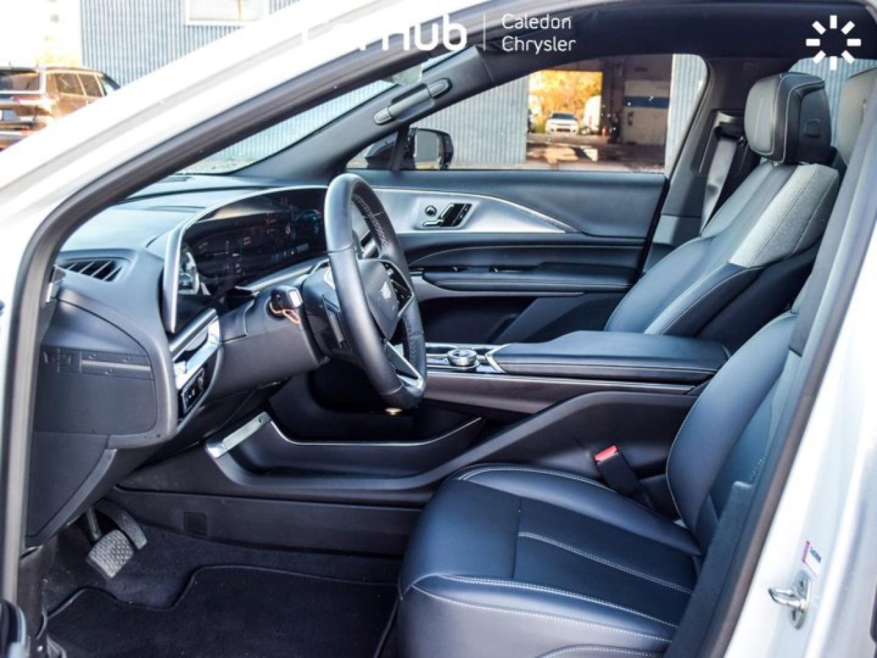 2024 Cadillac LYRIQ Tech 33"Display Glass Roof w/Power Shade Blind Spot R-Start Photo