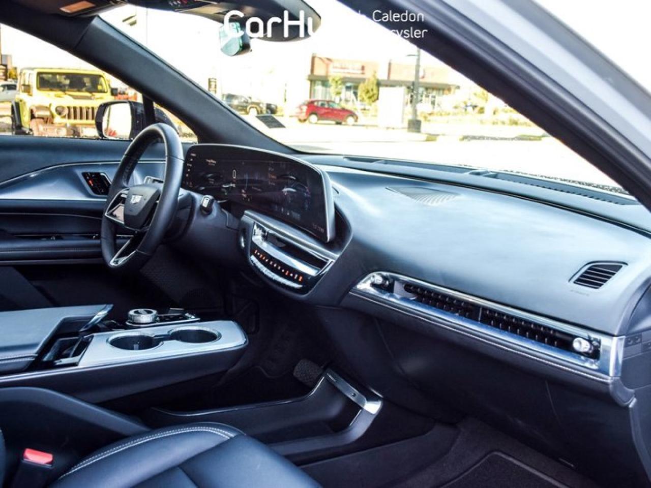 2024 Cadillac LYRIQ Tech 33"Display Glass Roof w/Power Shade Blind Spot R-Start Photo