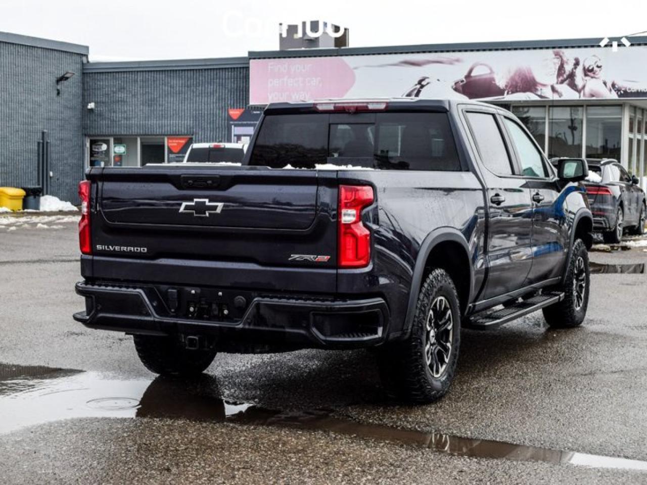 2024 Chevrolet Silverado 1500 ZR2 4WD Crew Cab 147"6.2L Leather 5 passengers with captain chair Photo