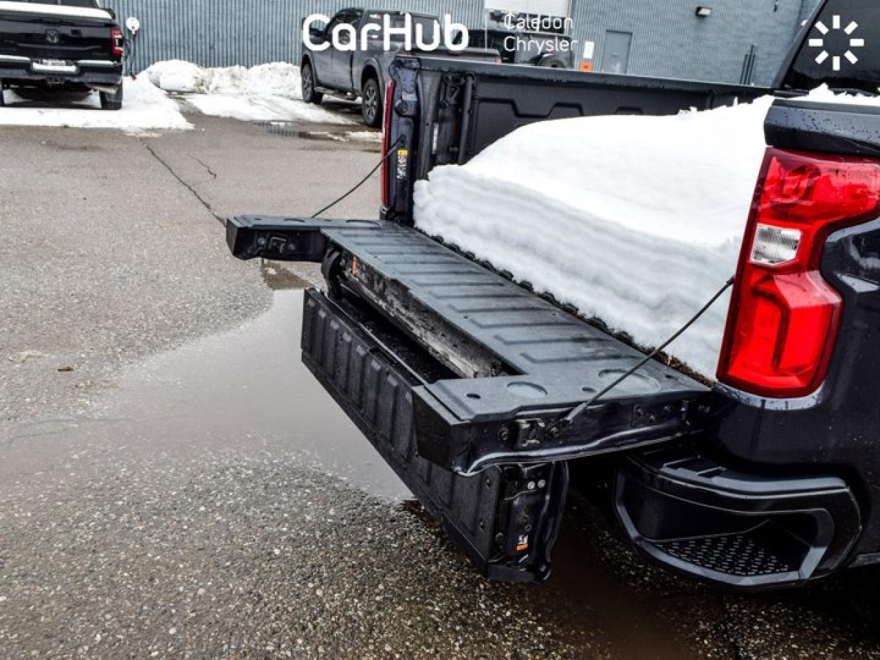 2024 Chevrolet Silverado 1500 ZR2 4WD Crew Cab 147"6.2L Leather 5 passengers with captain chair Photo