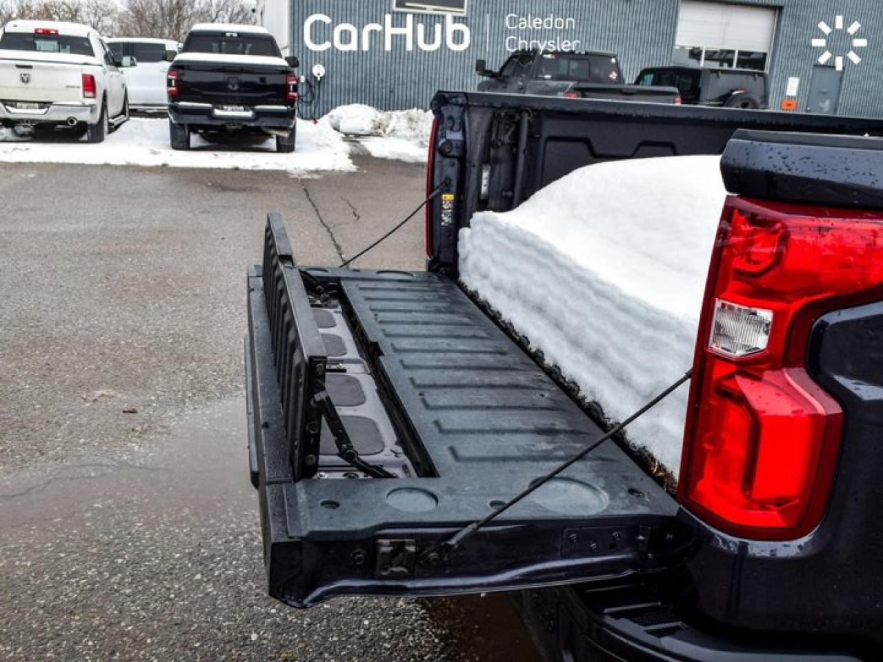 2024 Chevrolet Silverado 1500 ZR2 4WD Crew Cab 147"6.2L Leather 5 passengers with captain chair Photo