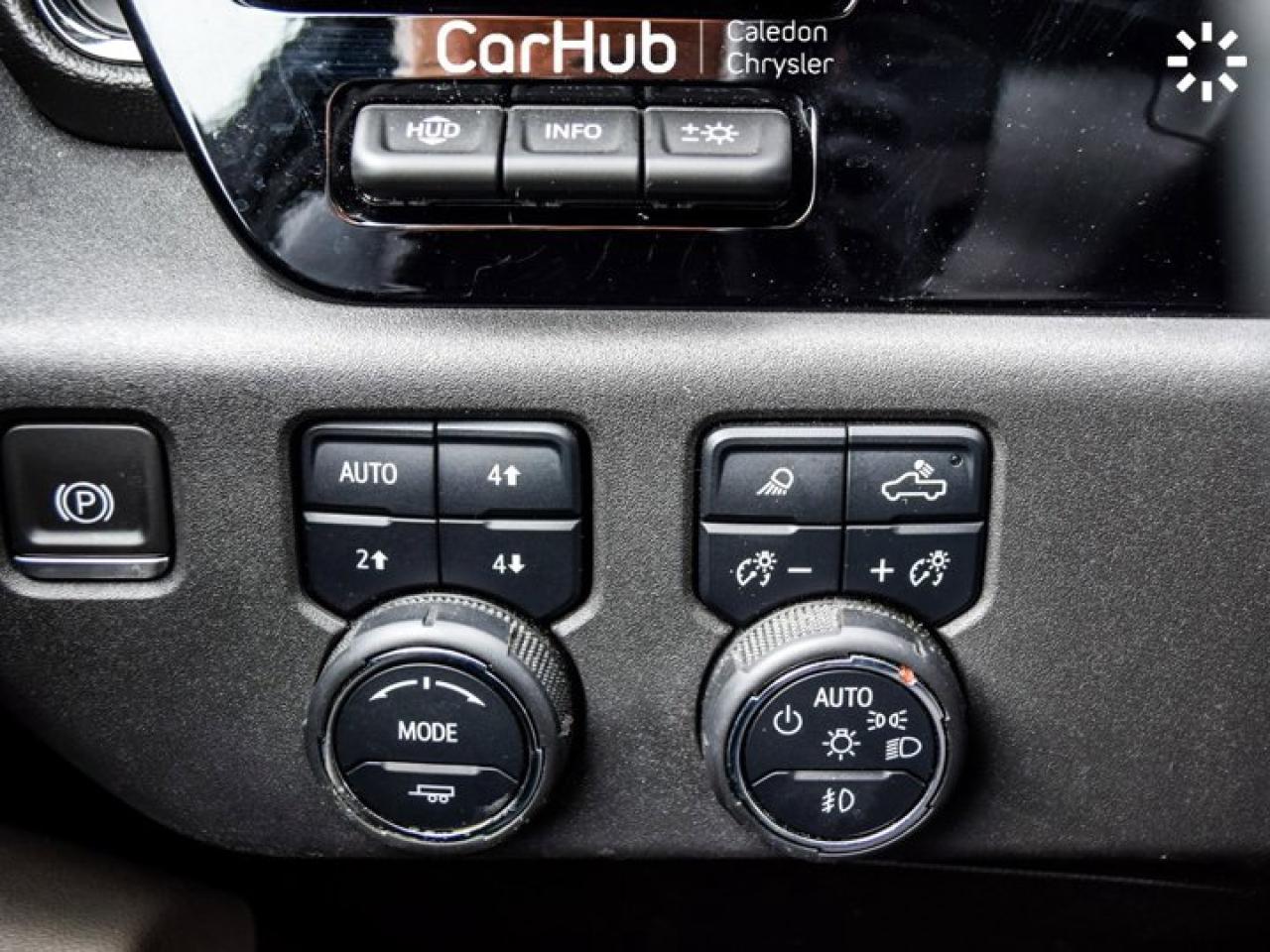 2024 Chevrolet Silverado 1500 ZR2 4WD Crew Cab 147"6.2L Leather 5 passengers with captain chair Photo