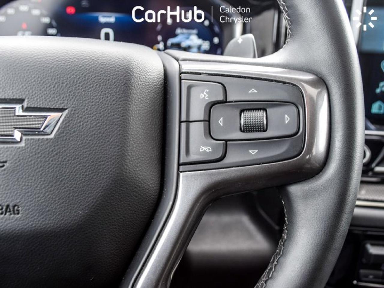 2024 Chevrolet Silverado 1500 ZR2 4WD Crew Cab 147"6.2L Leather 5 passengers with captain chair Photo